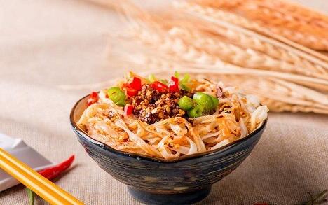 观渝一心一意做好每一碗面 将美食传递给每一位顾客