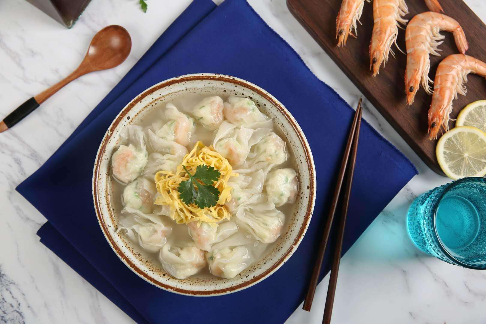 煮元张脆皮馄饨馄饨皮薄肉厚入口爽滑 给食客一碗温情
