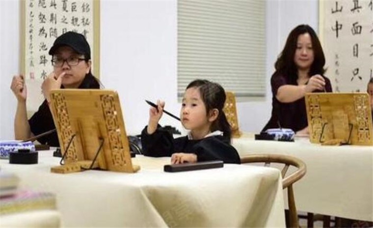 秉承传道授业解惑之精髓 让学员从此才华出众品格卓然