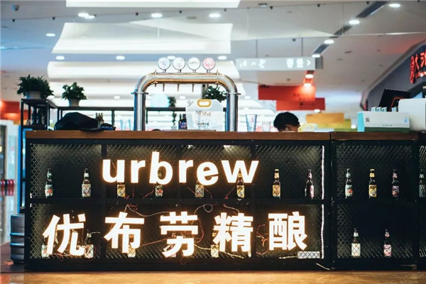 优布劳啤酒传承德国典型发酵酿造工艺 酒体麦芽香味浓郁口感醇厚