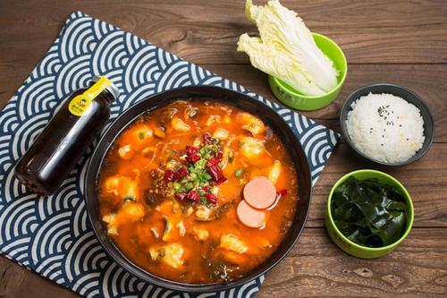 鱼吖吖推崇绿色环保健康养生的理念 操作全程可视化消费者食用更合格