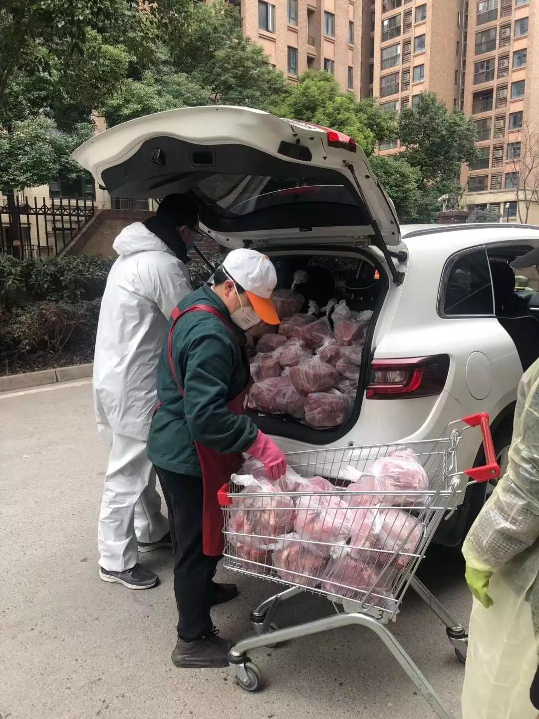 泪目：一份来自疫情中心的超市战疫记录
