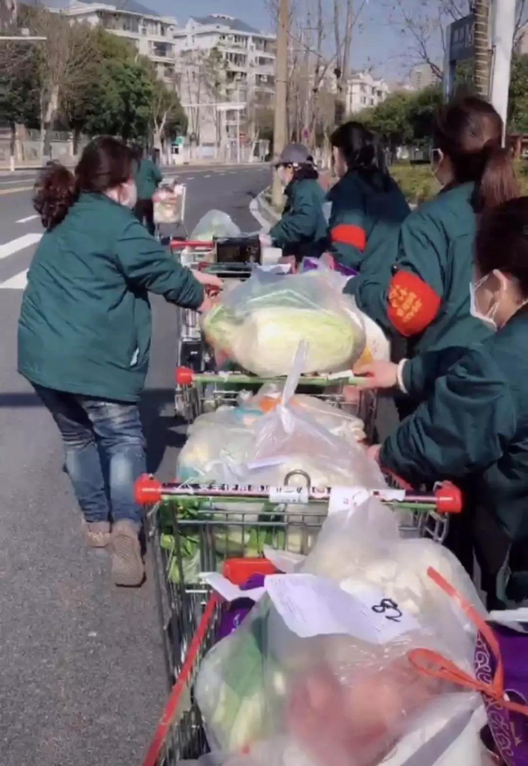 泪目：一份来自疫情中心的超市战疫记录