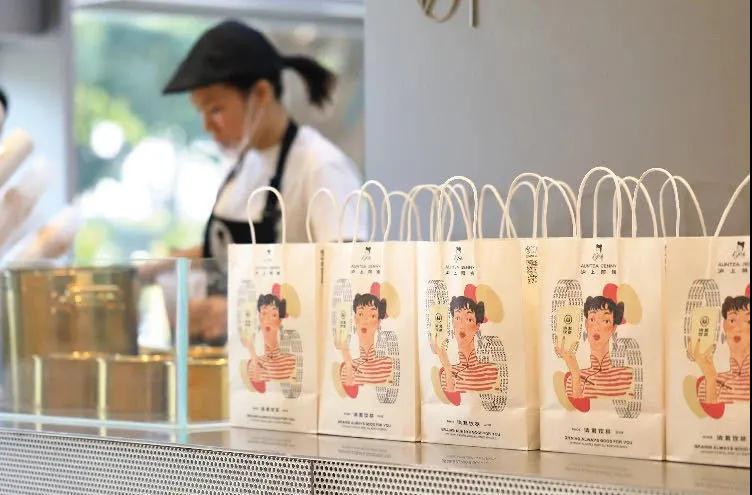 沪上阿姨，一年销售一亿多杯的品牌创业故事
