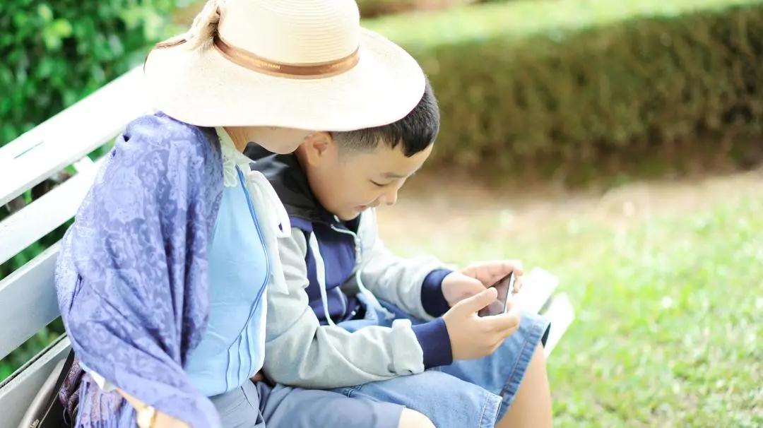 比起“被禁止”，“被赋权”的孩子更少撒谎、也更幸福