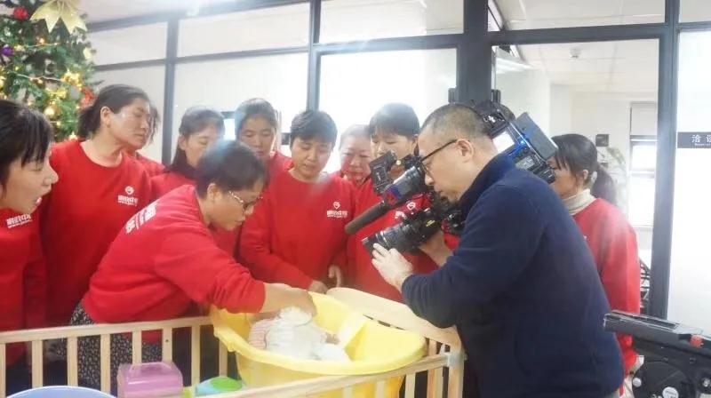 想遇到靠谱的“她”，需要像相亲一样找阿姨