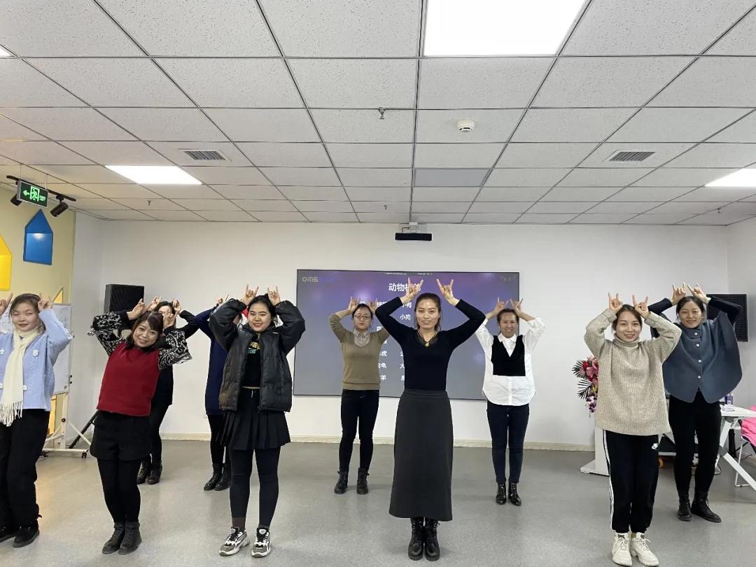 与智者同行，跟着趋势努力!童星思维口才线下师训圆满结束