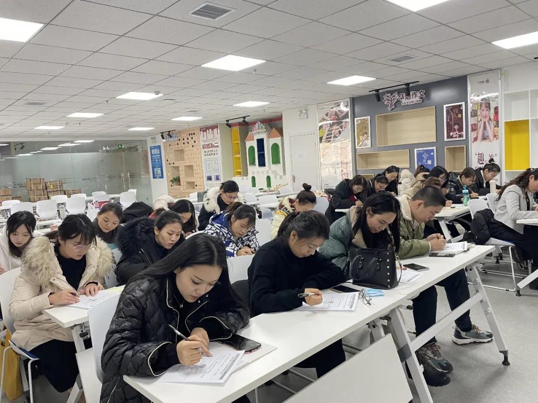 与智者同行，跟着趋势努力!童星思维口才线下师训圆满结束