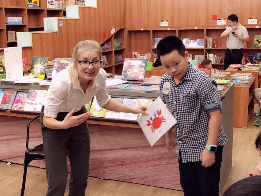 戴生教育运用学科英语教育理念 使孩子在获得学科英语思维