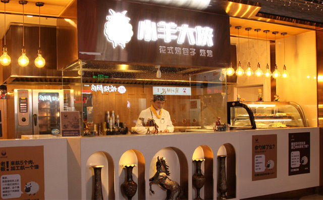小羊大侠继承的基础上不断创新研发 将特属于新疆的味道传播出去