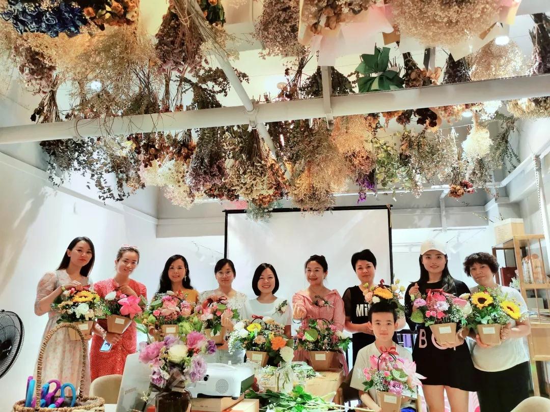 不过节的时候，花店还能这样玩