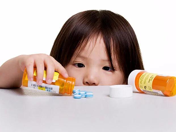 【宝宝学院】妈妈须知：给宝宝喂药的几个错误做法。