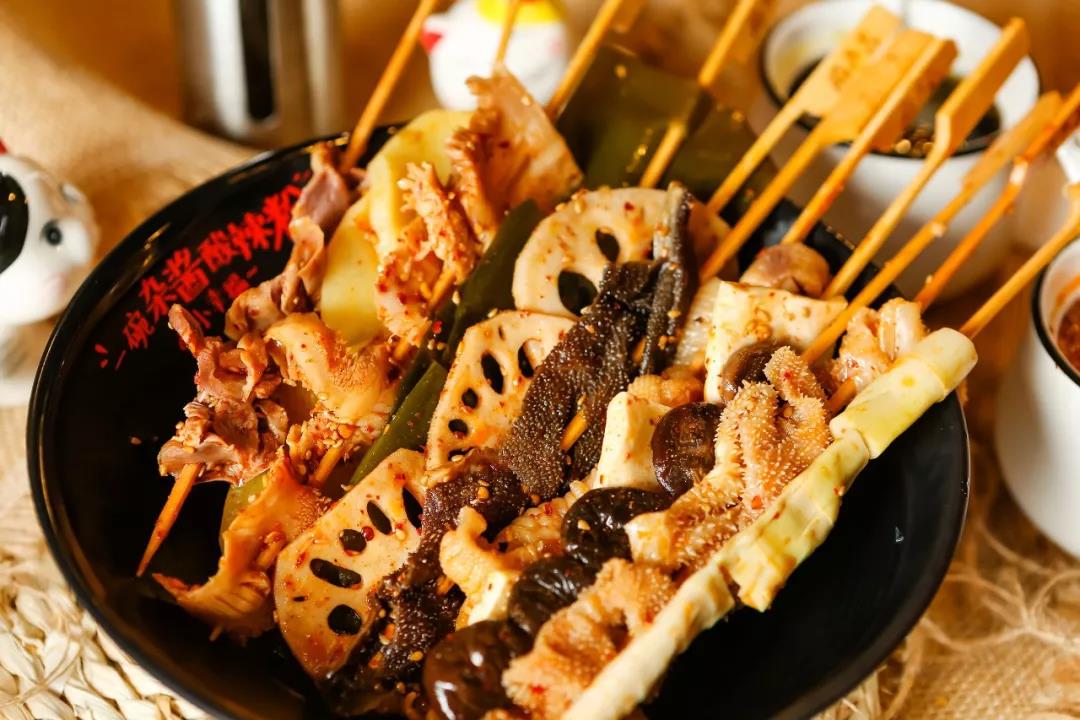网红麻辣地道串串【麻太吉】