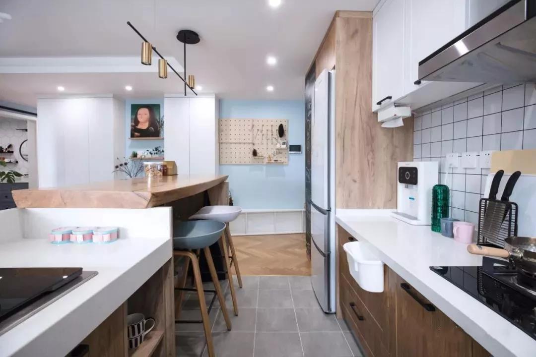 小户型没有餐厅？学会这三招，省钱又扩容！