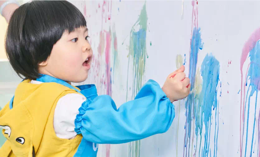 抓住孩子涂鸦敏感期，开启宝宝艺术启蒙之路