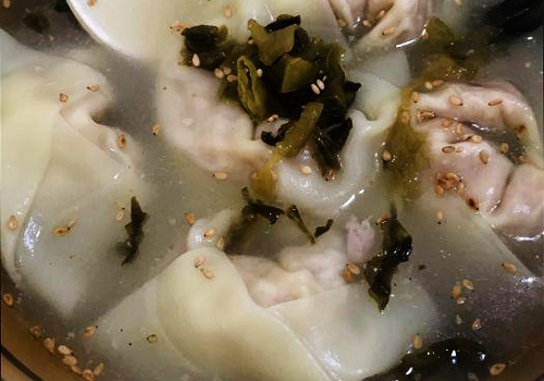 满宝馄饨连锁店吸引消费者，受到欢迎