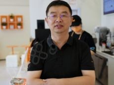 70后医药大佬，加盟挪瓦咖啡再创未来